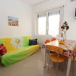 Colorful Flat Near The Sea 公寓